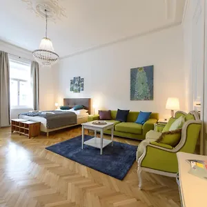 https://senator-suite-stephansplatz-by-welcome2.vienna-besthotels.com
